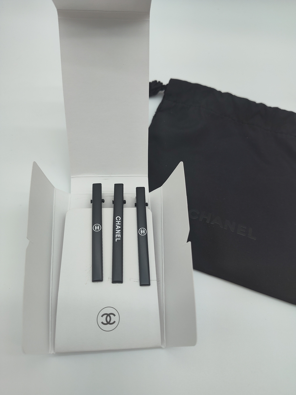 CHANEL Beauté 3 Logo Hair Clips Gift Set w/ Dust Bag & Presentation Sleeve NIB